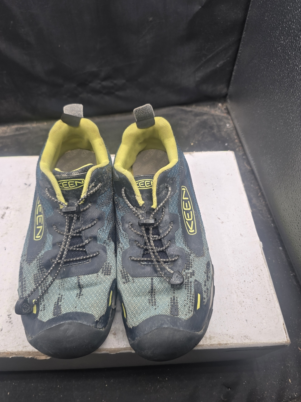 KEEN Men’s Trail Sneaker - Teal with Lime Accents
